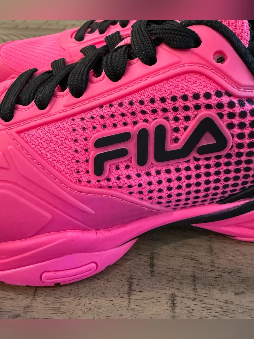 New Fila Volley Zone Bright Pink Court Sneakers Women’s Size 7 w/box